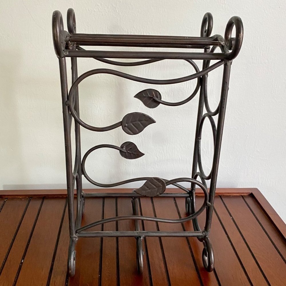 Black Metal Wine Rack with Leaves - Picture 5 of 15
